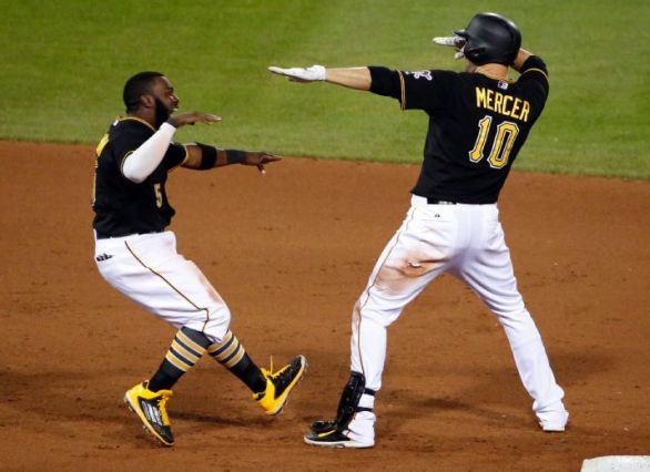 Mercer's walk-off lifts Pirates to 3-2 win over Braves in 10