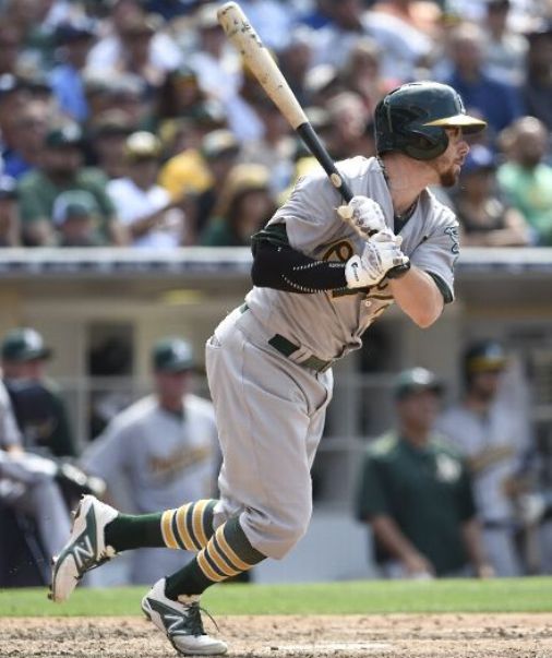 Sogard's RBI single in 9th lifts A's to 6-5 win over Padres