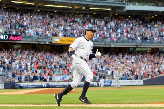 A-Rod homers for 3,000th hit, Yankees beat Tigers 7-2