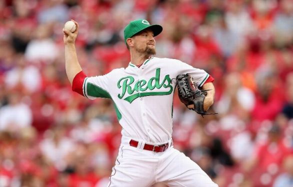 Leake allows 2 hits in 7 innings, Reds beat Marlins 5-0