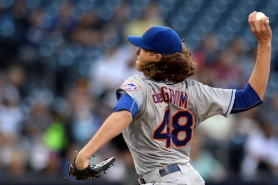 Jacob deGrom takes perfect game into 6th as Mets dominate Padres