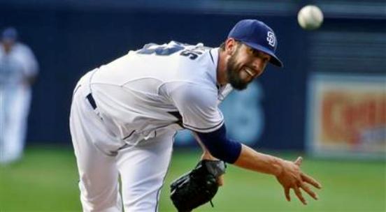 Shields improves to 7-0, pitches Padres past Mets 7-3