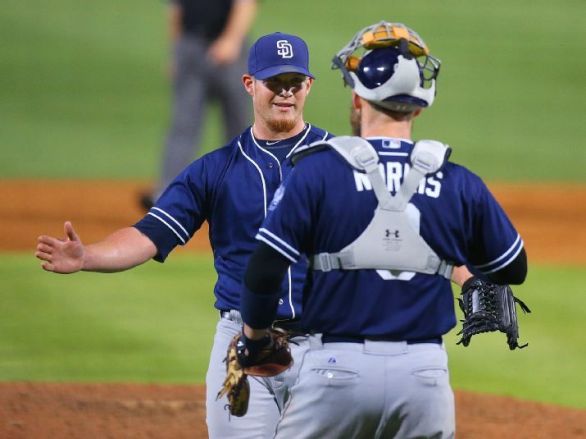 Kemp, Kimbrel lead Padres over Braves in 11 innings