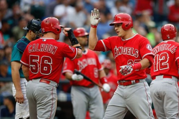 Trout, Cron hit 2 HRs each, Angels beat Mariners 7-3