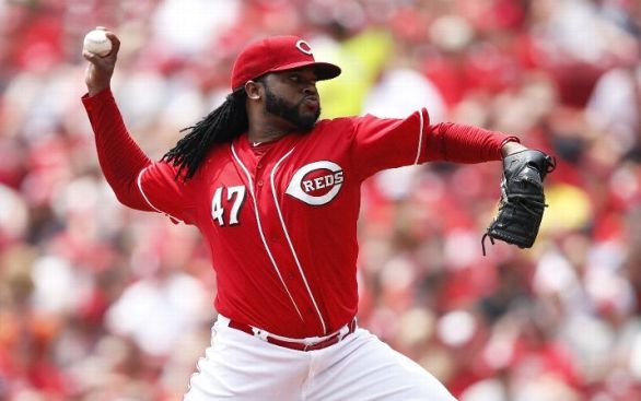 Cueto goes 8 innings, Reds beat Twins 2-1