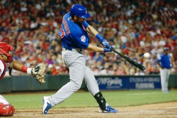 Teagarden's hit leads Cubs to 6-5 win over Reds and DH split