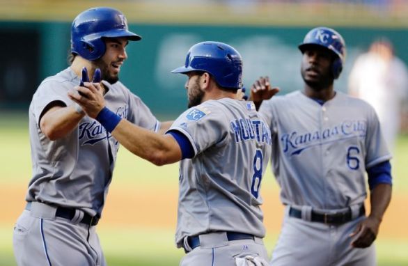 Hosmer drives in 4 as Royals roll over Indians 9-4