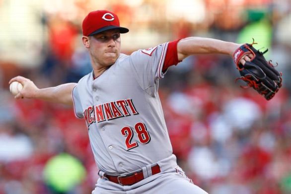 Bruce homers to back DeSclafani as Reds blank Cardinals