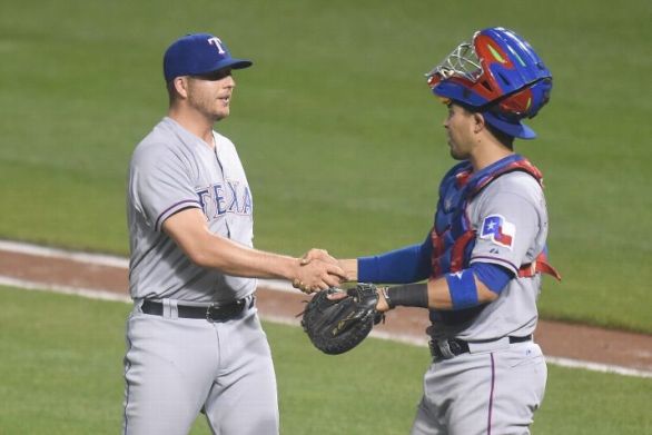 Rangers score 2 in 9th to beat Orioles 2-0