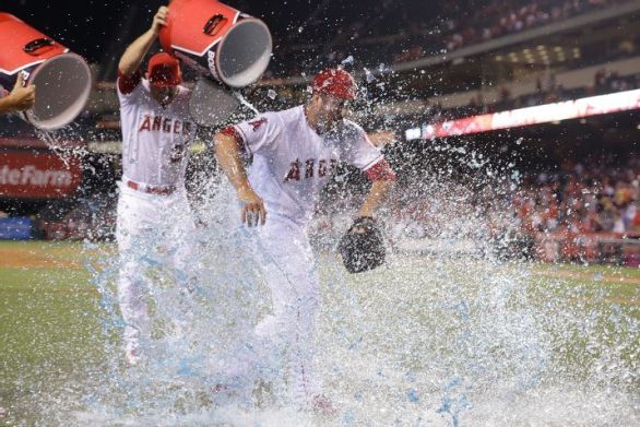 Huston Street notches 300th save as Angels extend win streak to 7