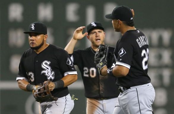 White Sox outlast Red Sox 10-8