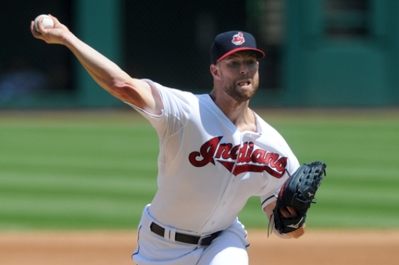 Indians avoid winless homestand, beat Royals 12-1