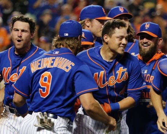 Fan favorite Flores homers in 12th, Mets beat Nats 2-1