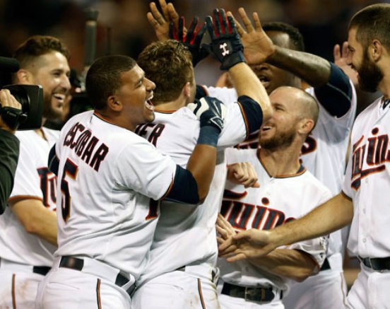 Dozier's two-run homer in 10th lifts Twins over Orioles 4-2