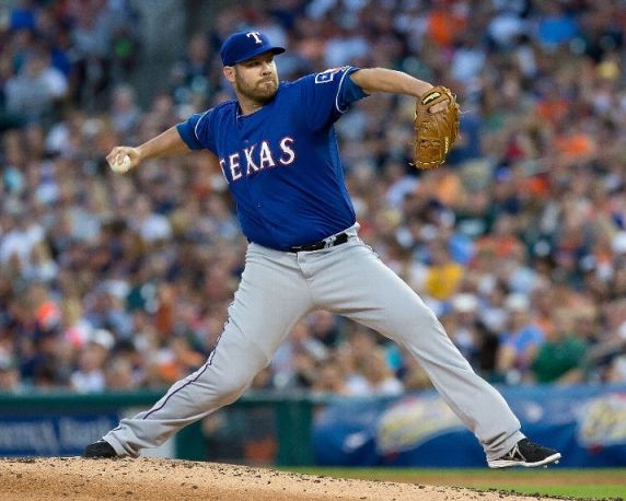 Colby Lewis leads Rangers to 2-0 win in Detroit