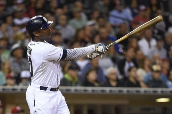 Upton hits 2-run HR, Padres top Reds 2-1 to snap 6-game skid
