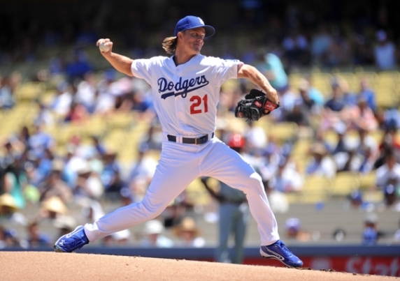 Greinke dominates, hits go-ahead HR as Dodgers beat Reds 2-1
