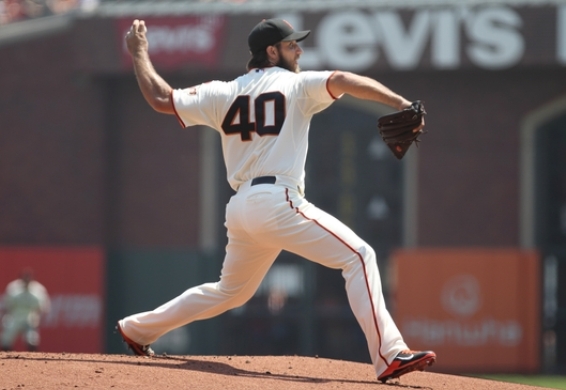 Bumgarner HR, fans 14, pitches 3-hitter, Giants beat Nats