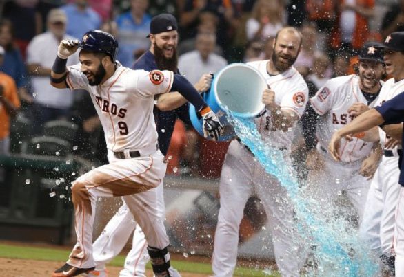 Gonzalez's 10th-inning homer gives Astros 3-2 win over Rays