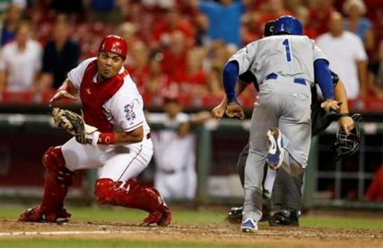 Reds 13th-inning error sends Royals to 3-1 win