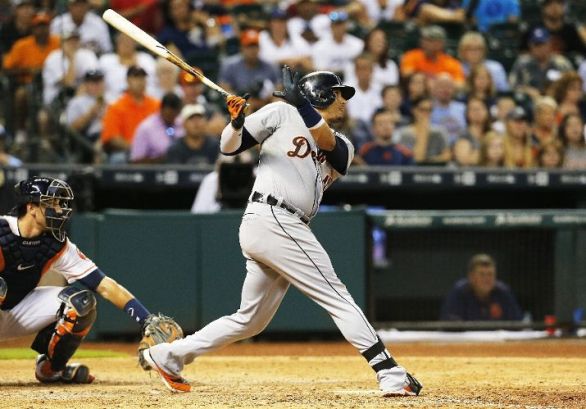 Victor Martinez has RBI double in 3-run 11th for Tigers