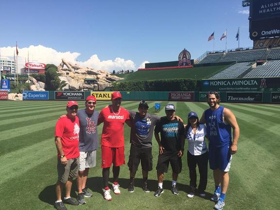 Clayton Kershaw and Albert Pujols faced off in a Wiffle ball game for charity
