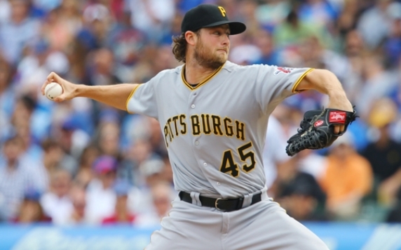 Cubs loss to Pirates puts off clinched playoff berth