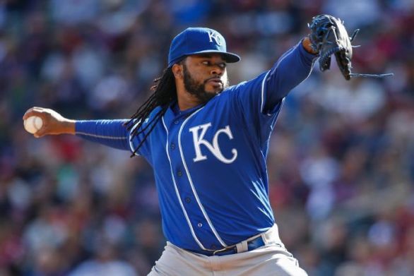 Cueto, Royals secure home-field with 6-1 win over Twins