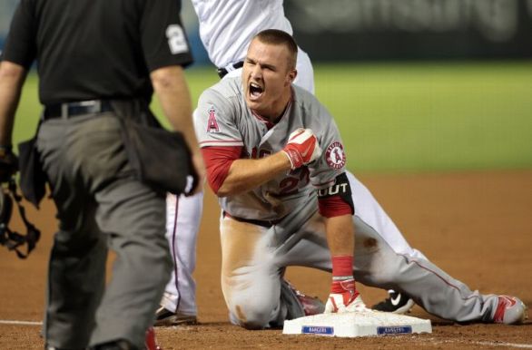 Trout's triple keys 9th-inning rally for Angels
