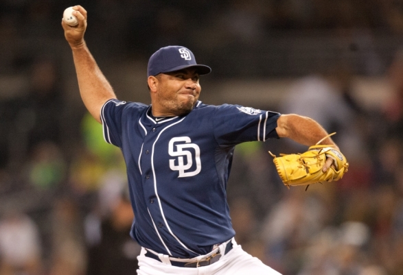 Mariners acquire Joaquin Benoit from Padres