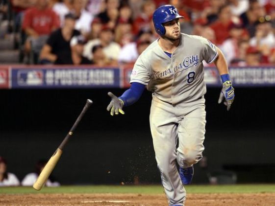 Mike Moustakas agress to a 2-year $14.3M deal with Royals