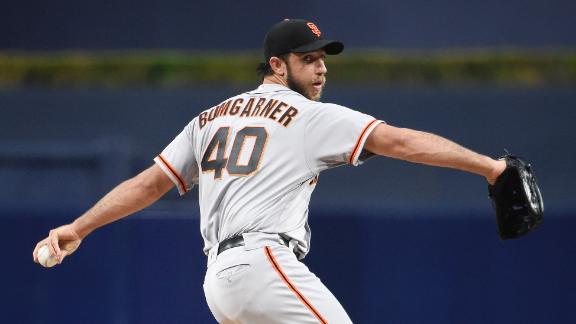 Bumgarner's complete game, Crawford's 5 RBIs carry Giants