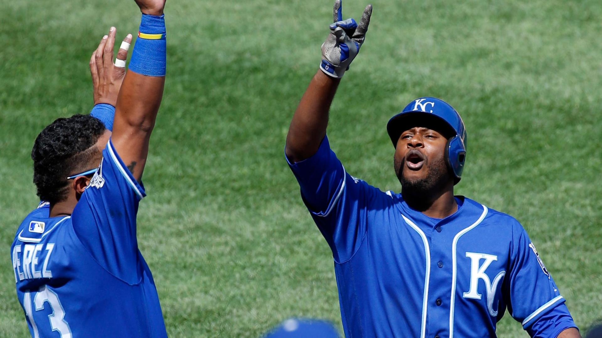 Cain homers, 5 Royals pitchers combine to stop White Sox