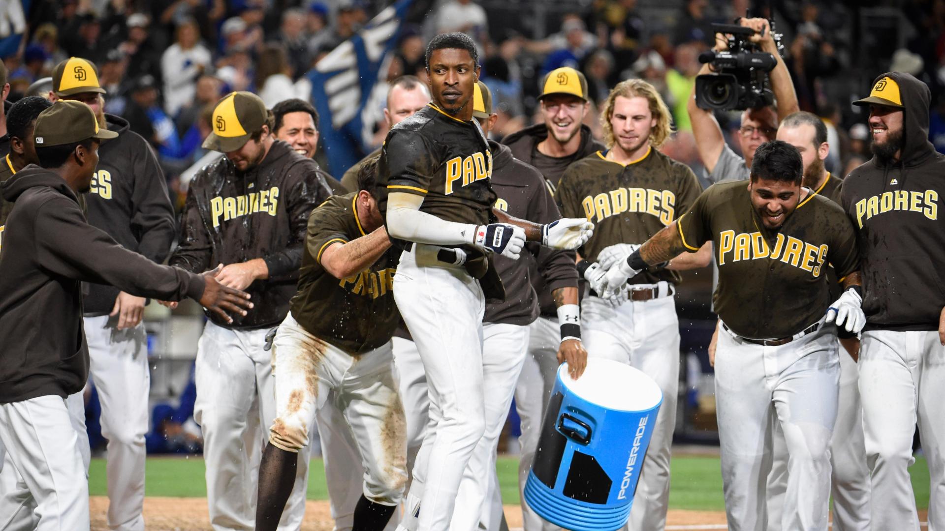 Upton homers in ninth to lead Padres past Dodgers 7-6