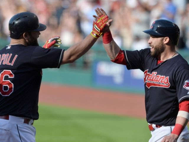 Napoli, Indians tee off on Shields, rout White Sox