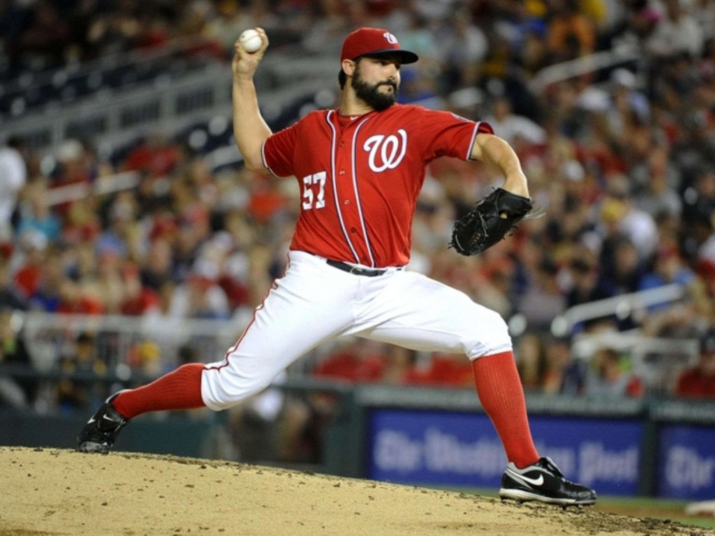 Roark pitches into 9th inning, Nationals beat Pirates 6-0