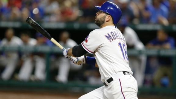 Mitch Moreland agrees to 1-year deal with Red Sox