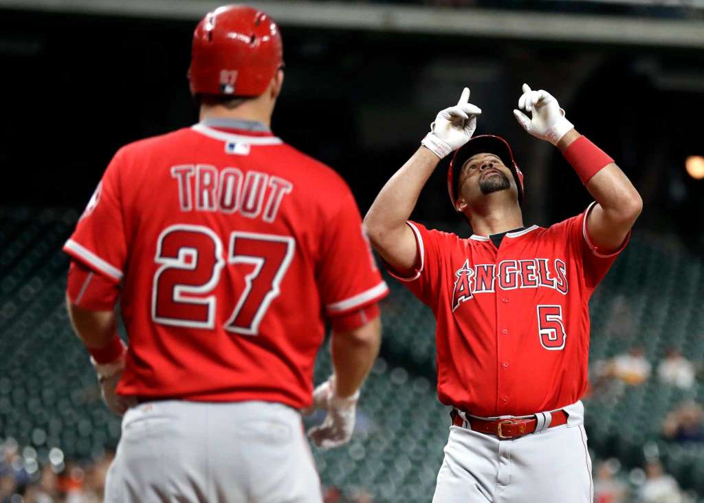 Astros miss out on chance to gain ground, lose to Angels 2-0