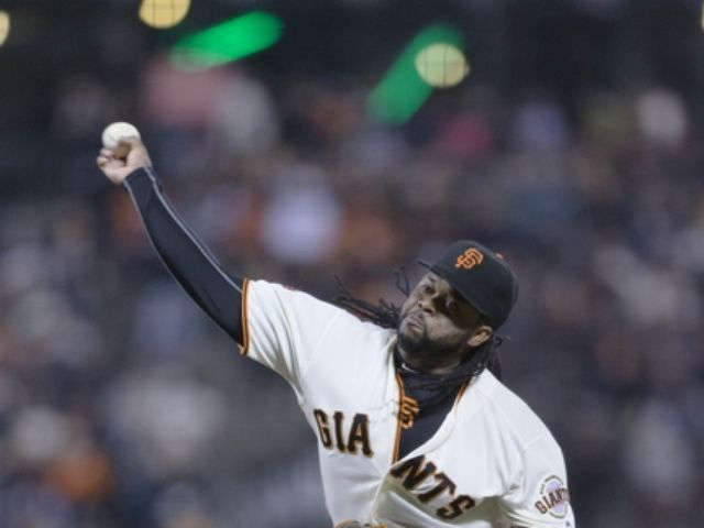 Cueto wins 18th to keep Giants in thick of wild card race