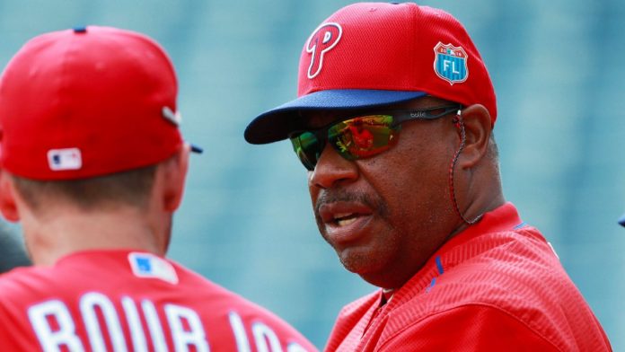 Phillies fire hitting coach Steve Henderson, retain six other coaches for 2017
