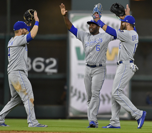 Royals rally with 6-run inning to beat Astros 7-3