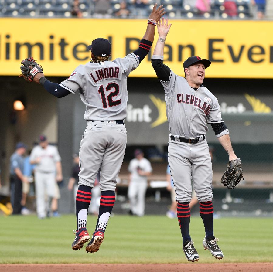 Indians pound Royals 8-0 to avoid 3-game series sweep