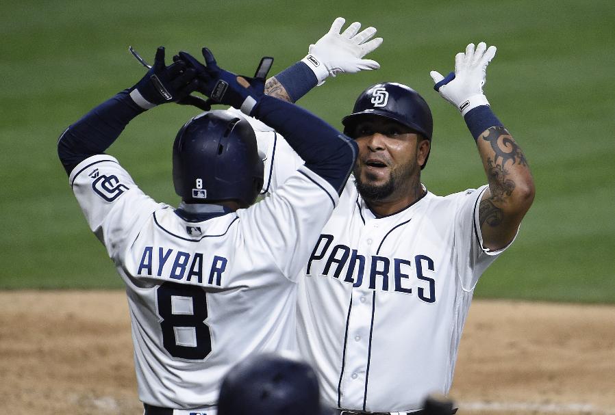 Pinch-hitter Hector Sanchez powers Padres past Tigers 7-3