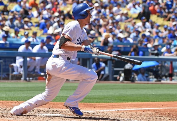 Seager, Bellinger lead Dodgers to 2-1 victory over Giants