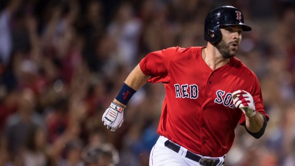 Red Sox re-sign Mitch Moreland to a 2-year, $13M deal